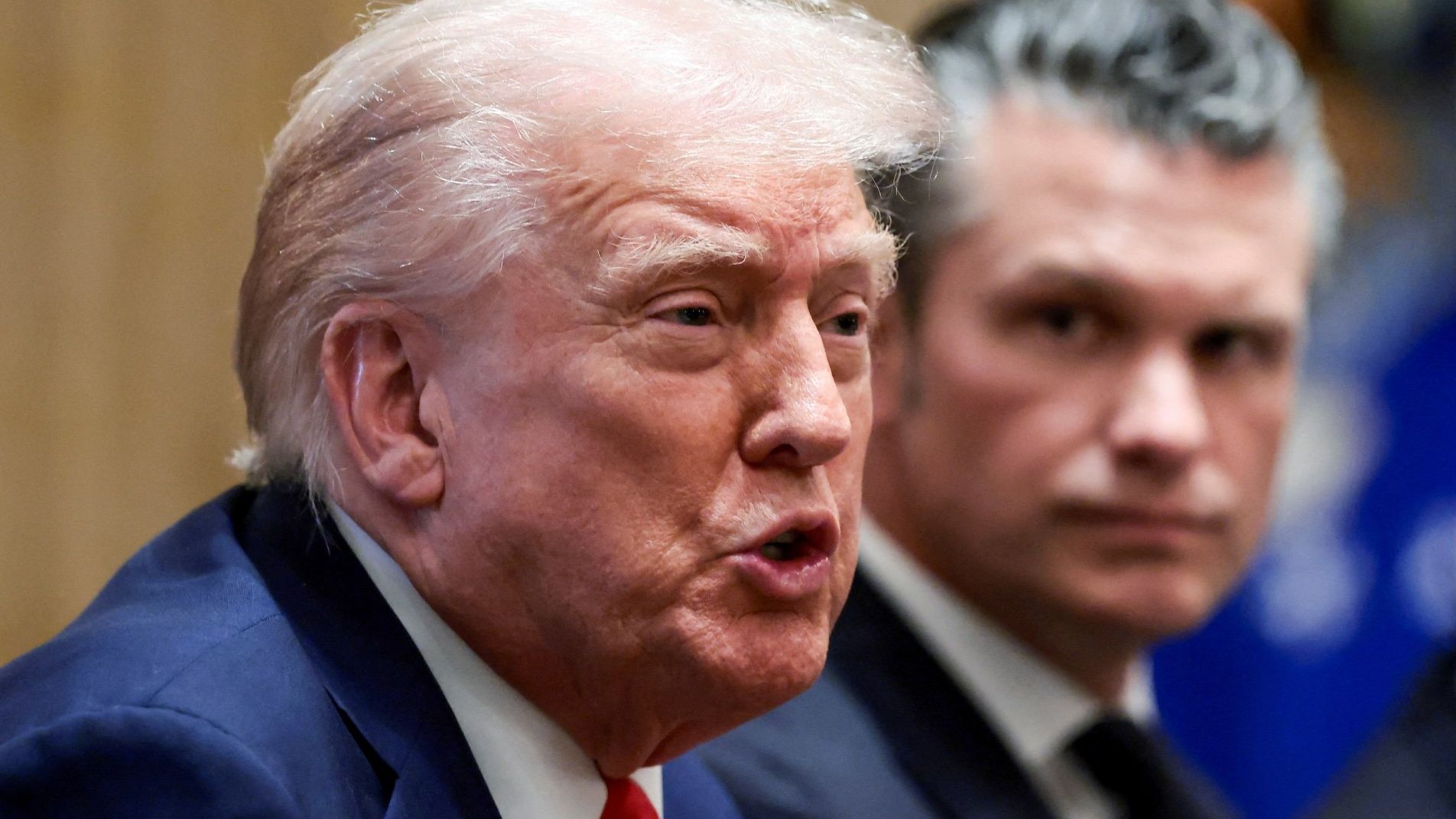 Trump Insta a No Volar Sobre Espacio Aéreo de Venezuela: "Permanecerá Cerrado en su Totalidad"