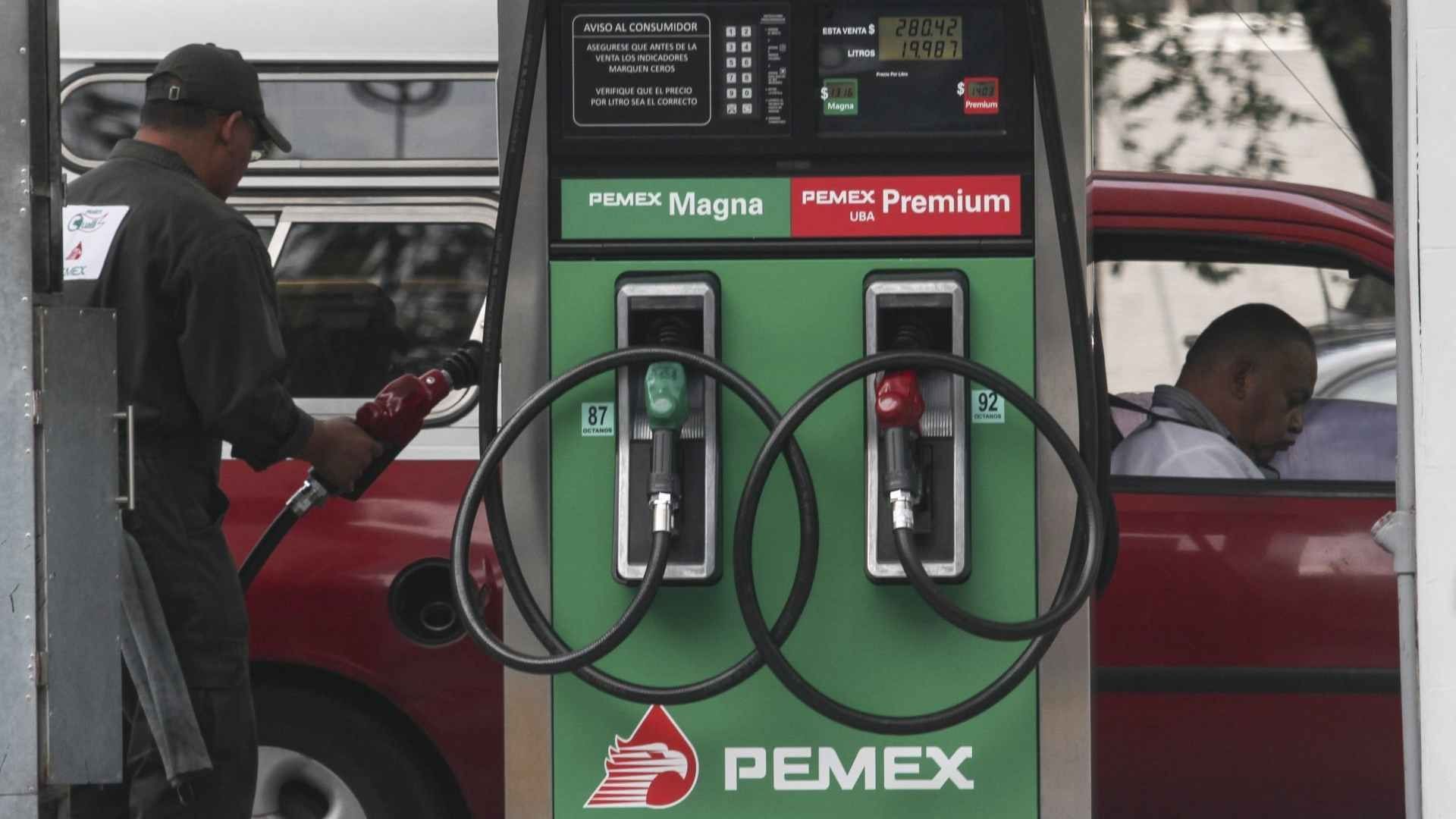 El mezclar gasolina magna y premium podría provocar daños en el motor de tu auto