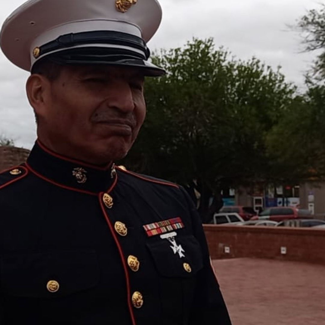 Soldado Enamorado de Nuevo Laredo Reaparece Durante su Cumpleaños Número 61