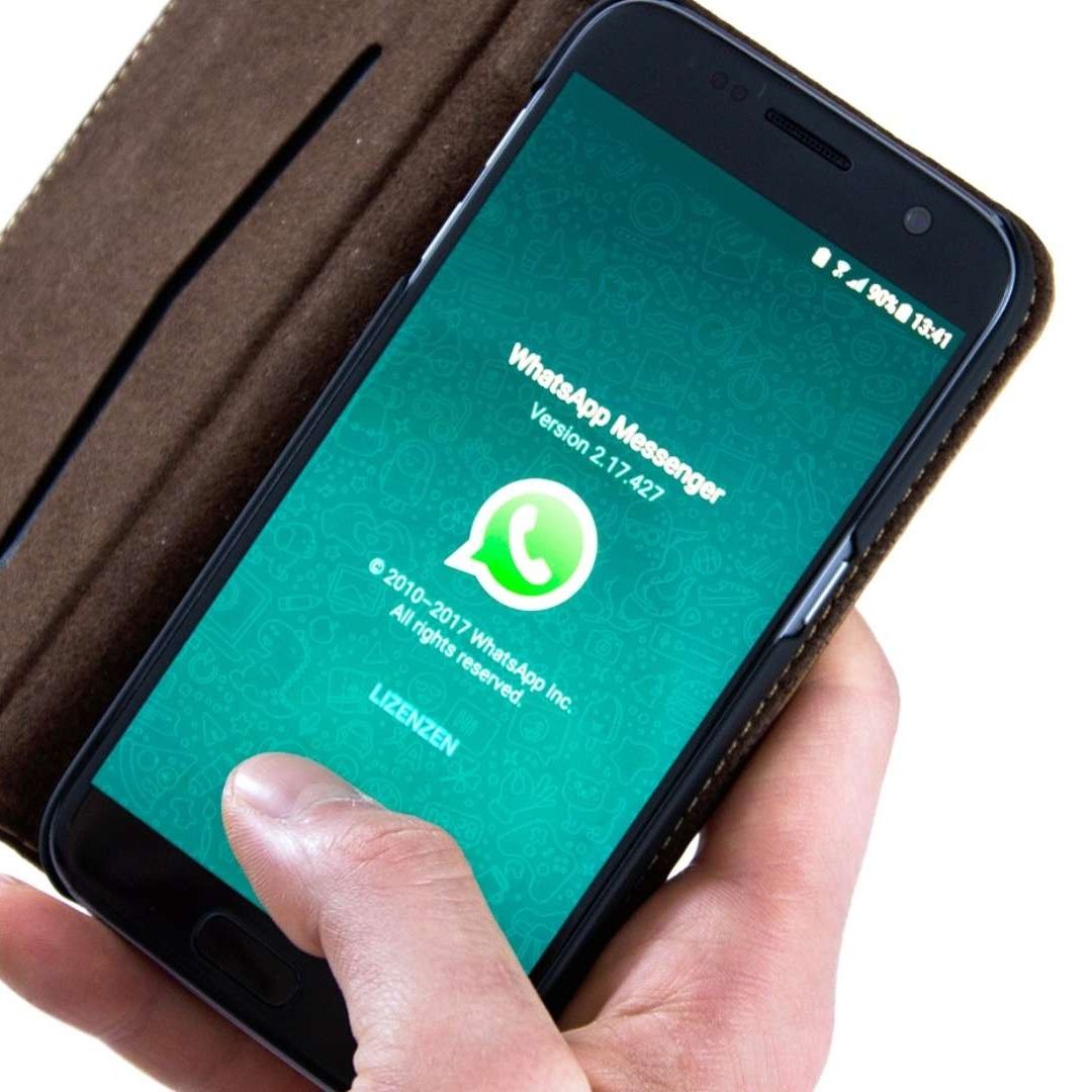 Crear una encuestas en WhatsApp es muy sencillo.