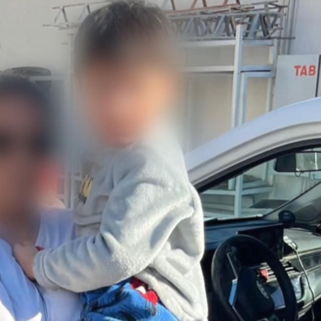 Localizan a Niño Autista de 6 Años Deambulando Solo en Bulevar a la Salida de Hermosillo