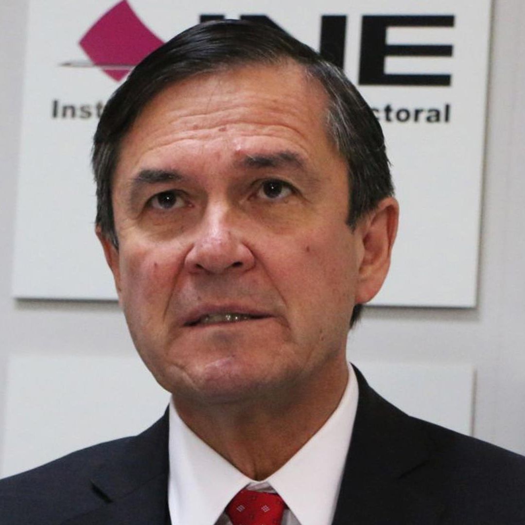 AMLO criticó a Edmundo Jacobo por estar 30 años en el INE; es un mandamás, dijo
