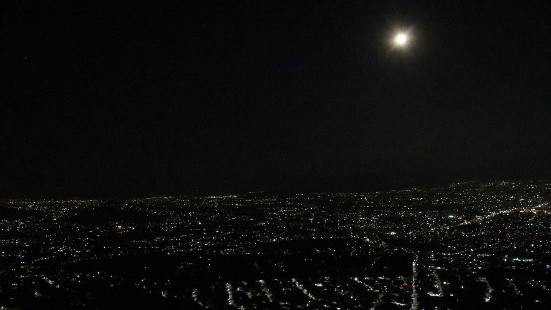 Calendario Lunar Diciembre 2025: Fecha Última Superluna del Año y Otras Fases Mes