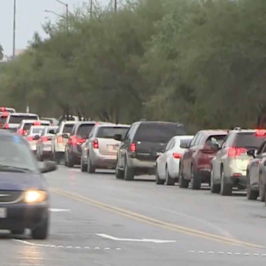 Largas Filas en el Puente Reynosa-Hidalgo por el Inicio del Black Friday