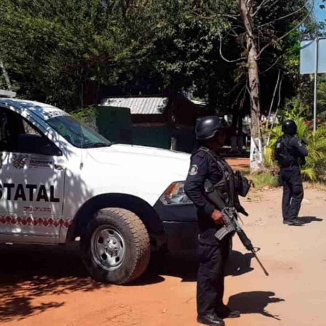 Durante el operativo también fueron detenidas seis personas por faltas administrativas y fueron asegurados dos vehículos