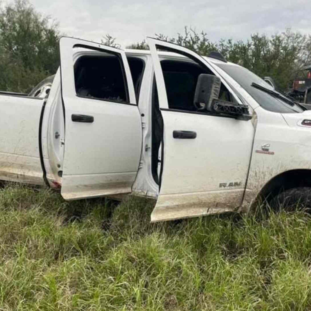 Camioneta de presuntos delincuentes