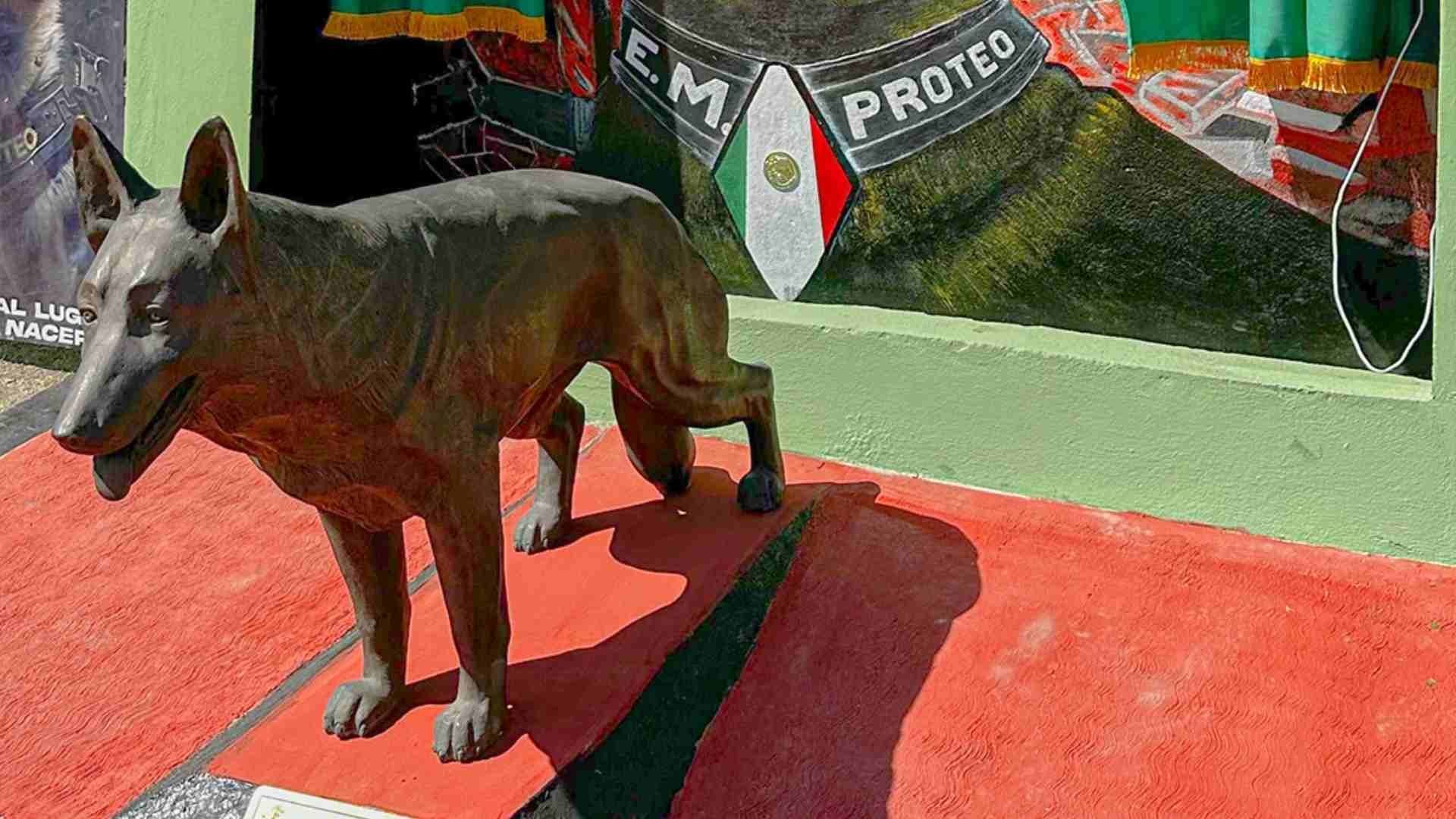 Estatua de Proteo en Edomex