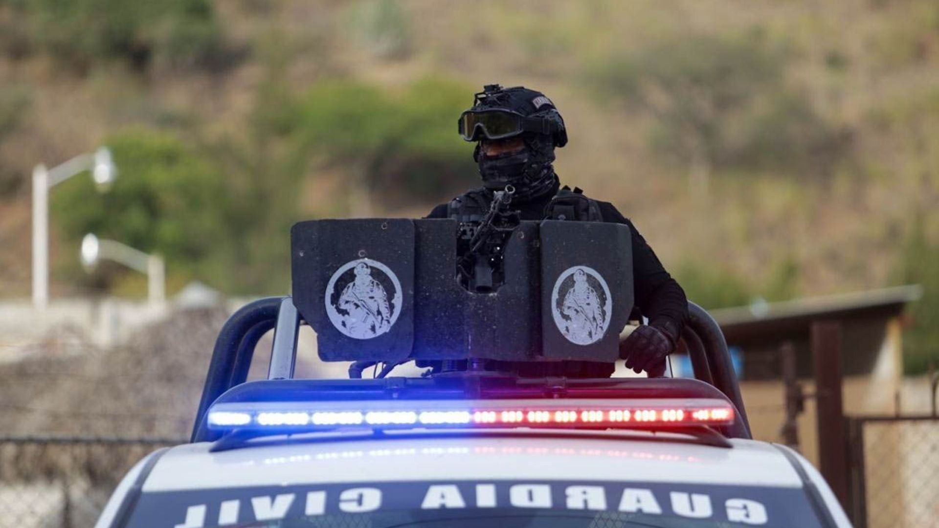 Atacan a Policías de Cotija, Michoacán; Matan a un Agente y Hallan Explosivo.
