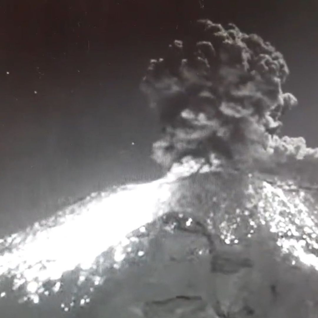 Volcán Popocatépetl Lanza Densa Fumarola Tras Explosión