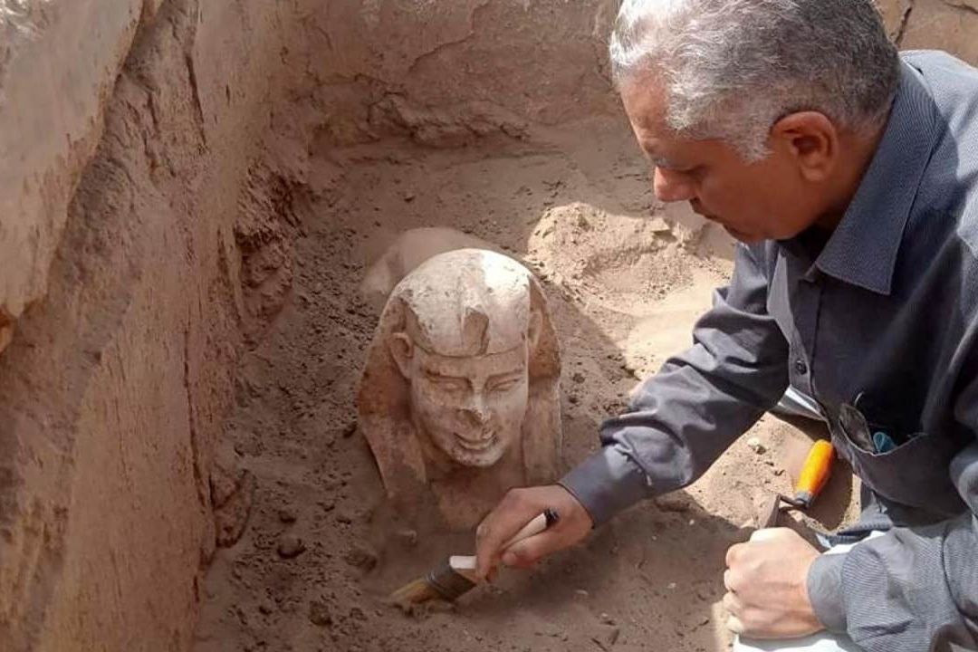 Descubren en Egipto esfinge que podría ser de emperador romano