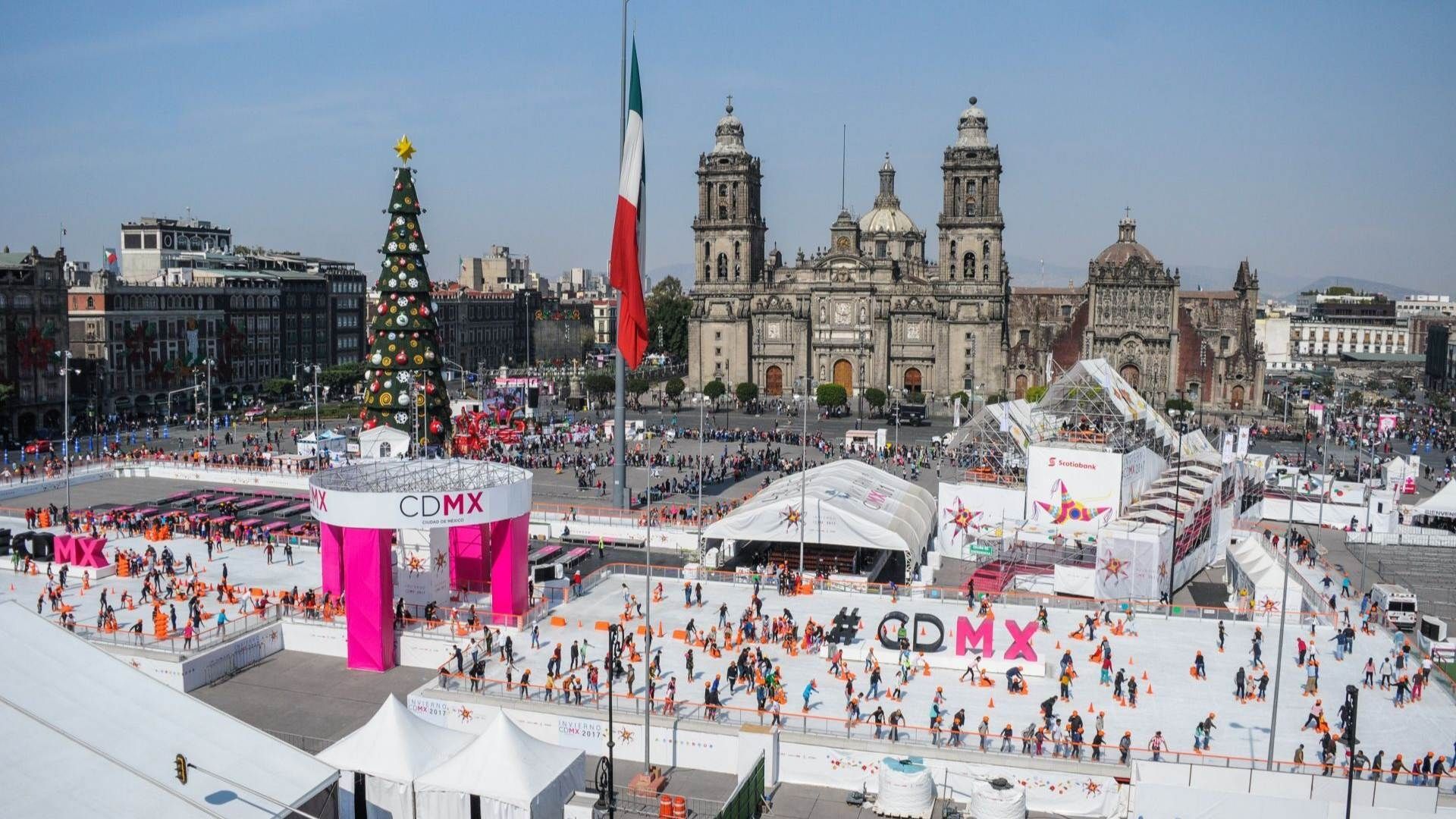 Te decimos cuándo fue la última vez que pusieron la pista de hielo en el Zócalo de CDMX