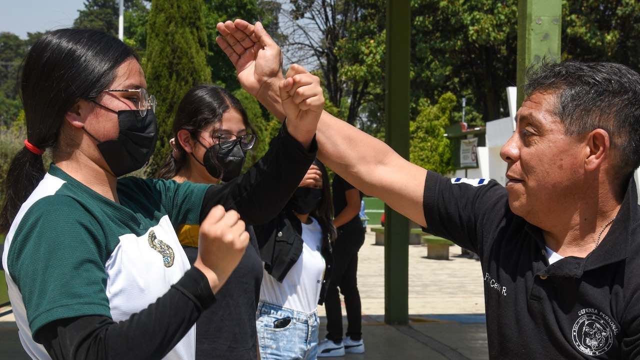 La UNAM tiene un curso de defensa personal para mujeres