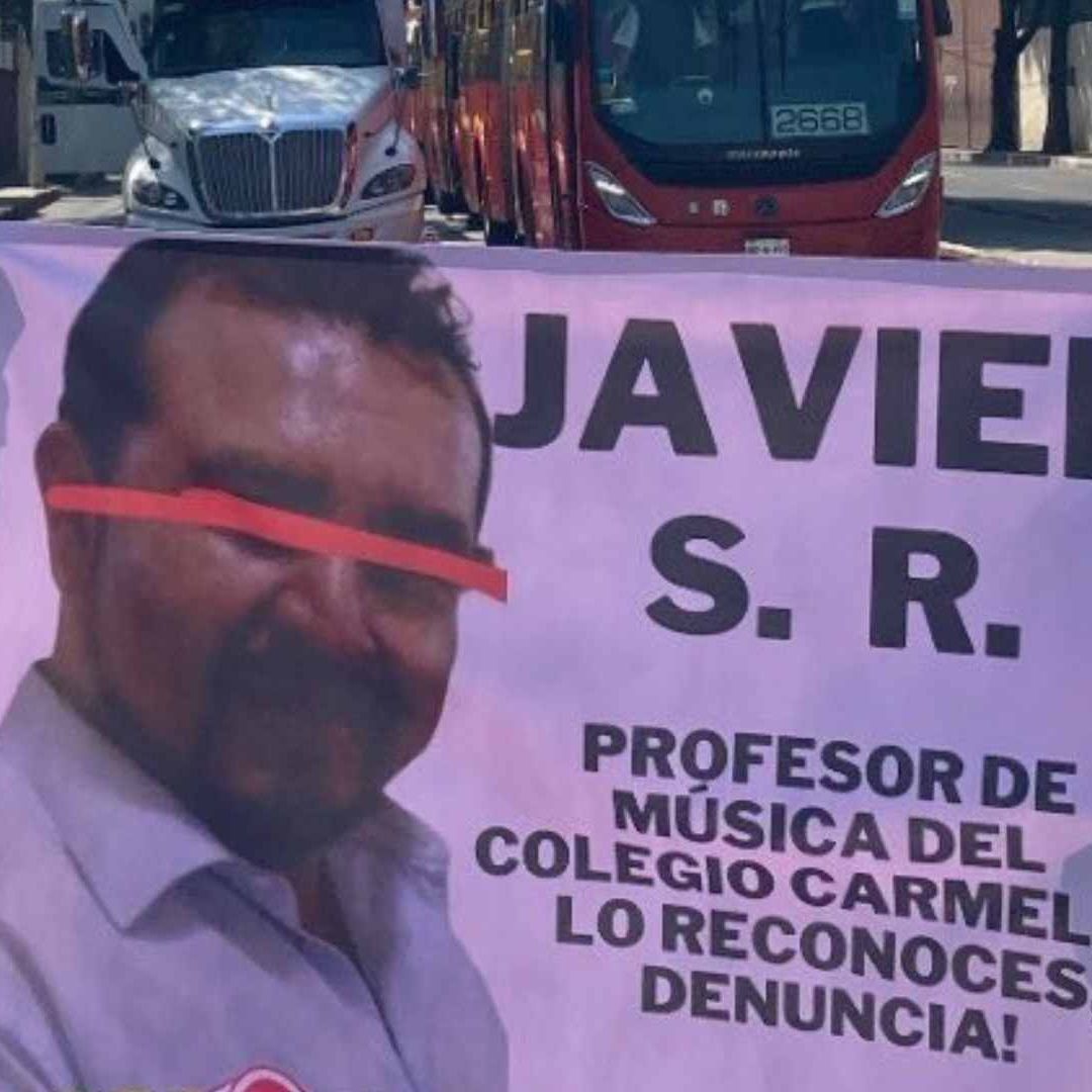 Protesta de padres de familia del Colegio Carmel