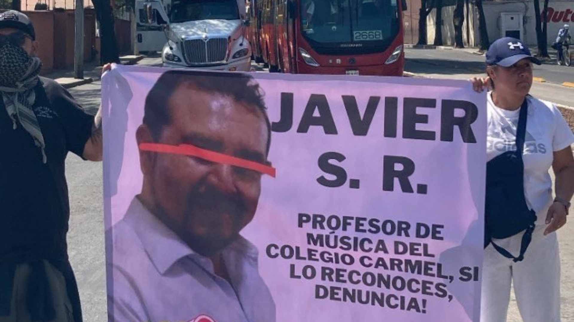 Protesta de padres de familia del Colegio Carmel