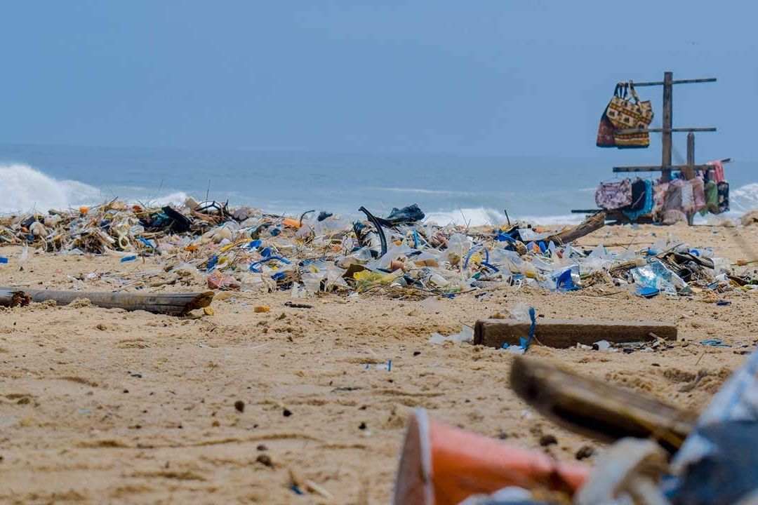 Científicos alertaron por el aumento sin precedentes de plástico en océanos
