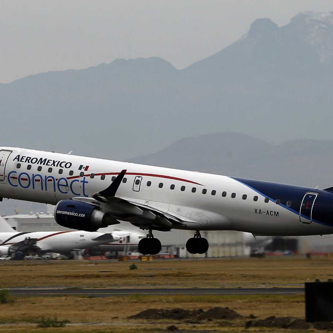 Avión de Aeromexico en el AICM