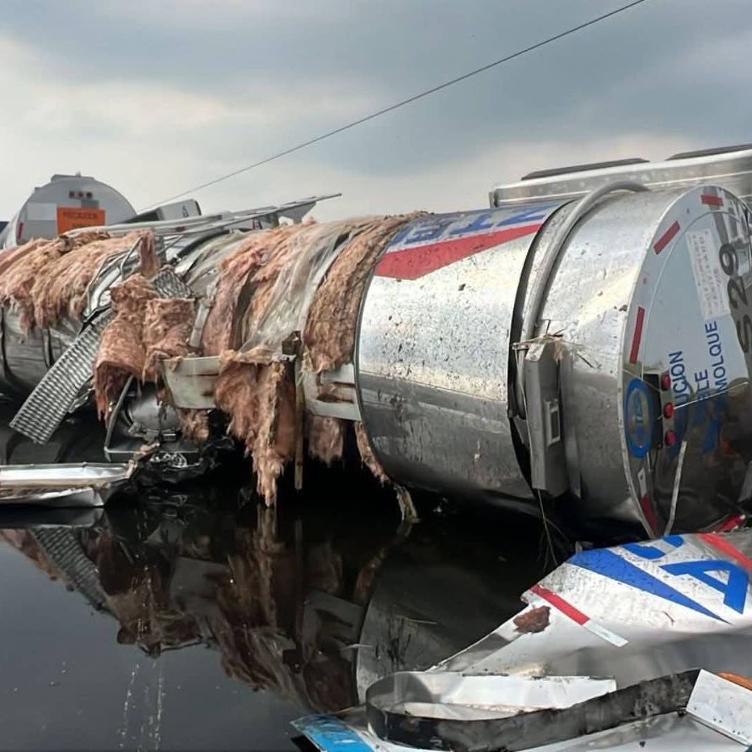 Vuelca Pipa Derrama Aceite Carretera Las Matas Coatzacoalcos Minatitlán Veracruz