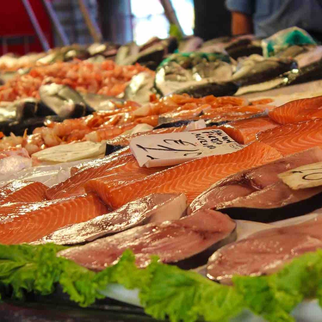 El salmón es de los pescados más caros, junto con el robalo y el atún