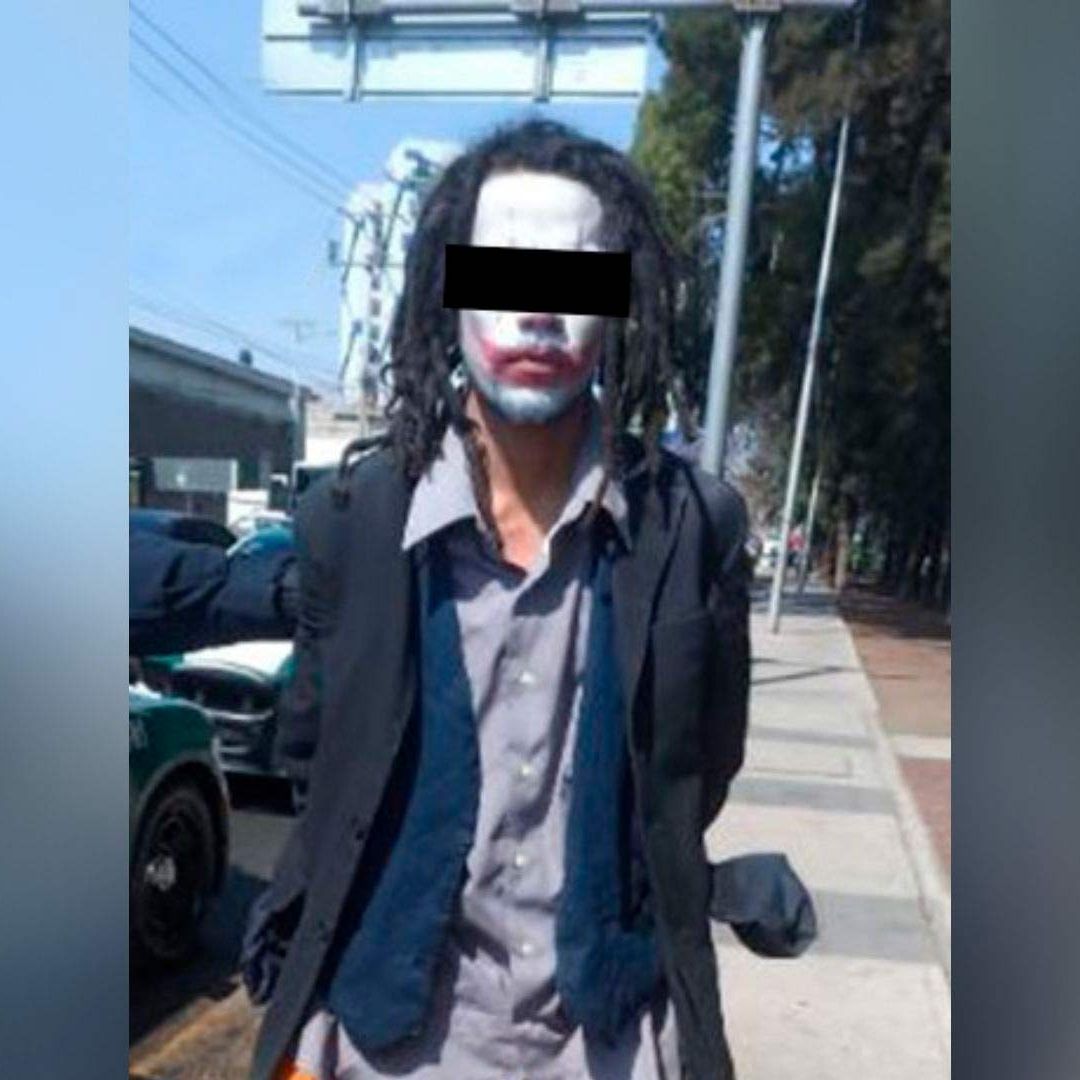 Sujeto se disfraza de Joker para asaltar con machete en CDMX