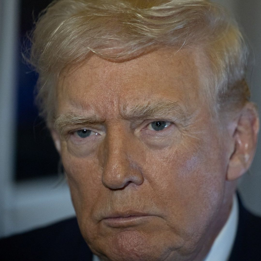 Trump Dice que Intentan "Alterar" Resultados de Elecciones en Honduras; Advierte Consecuencias.