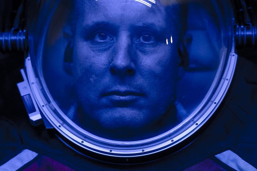 La NASA dio a conocer el prototipo de traje espacial para la misión Artemis III