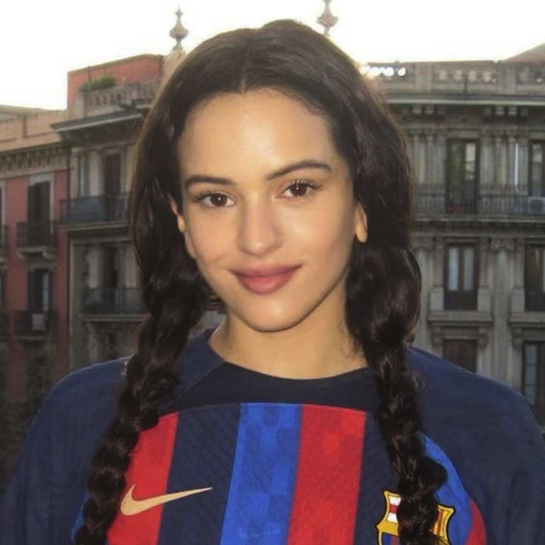 Rosalía, en la Camiseta del Barcelona para el 'Clásico'