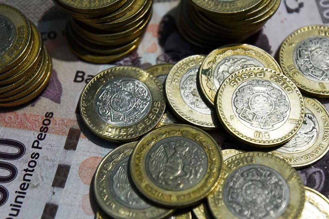 AMLO señala que estabilidad del peso le puede hacer frente a caída del mercado en EU