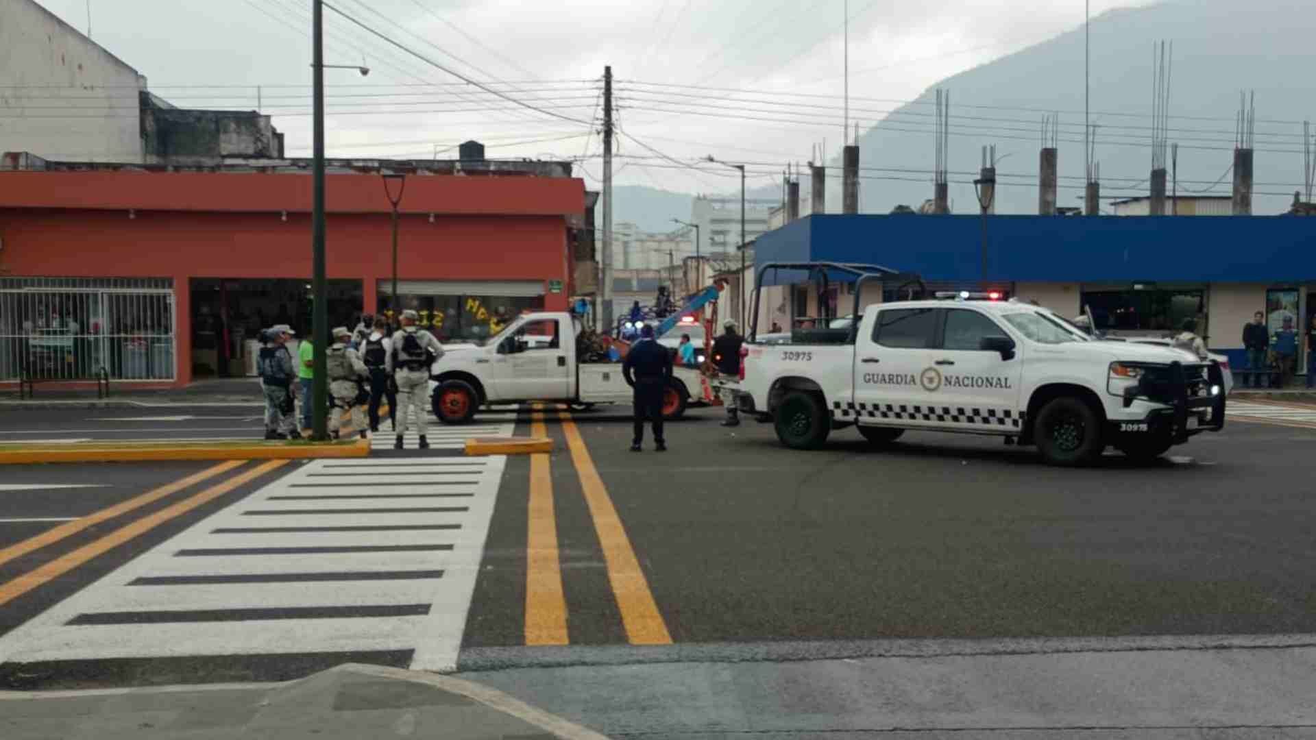 Oficiales de la Guardia Nacional Chocan en su Patrulla y Terminan Lesionados en Calles de Córdoba Veracruz