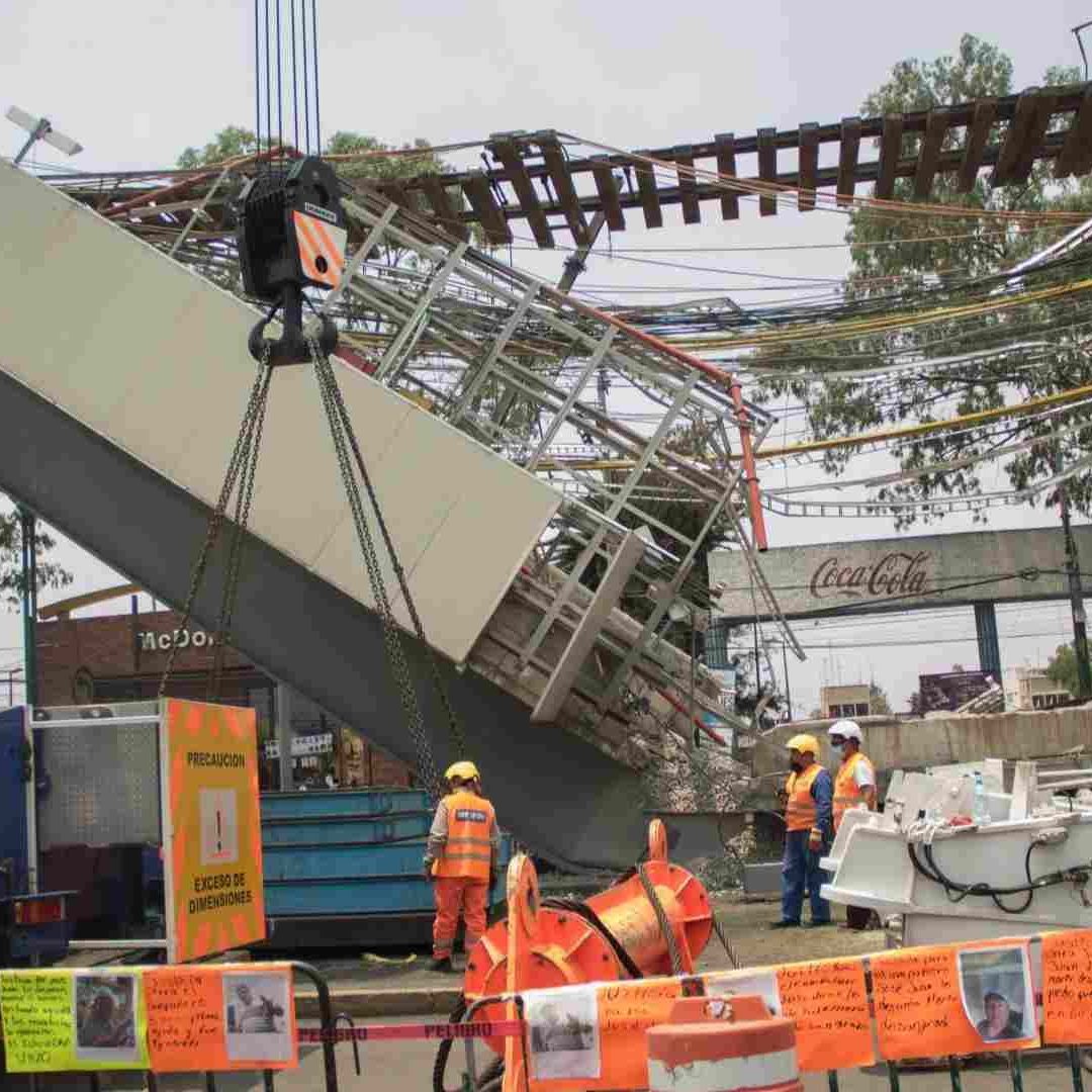 Trabajos del peritaje en la Línea 12 del Metro
