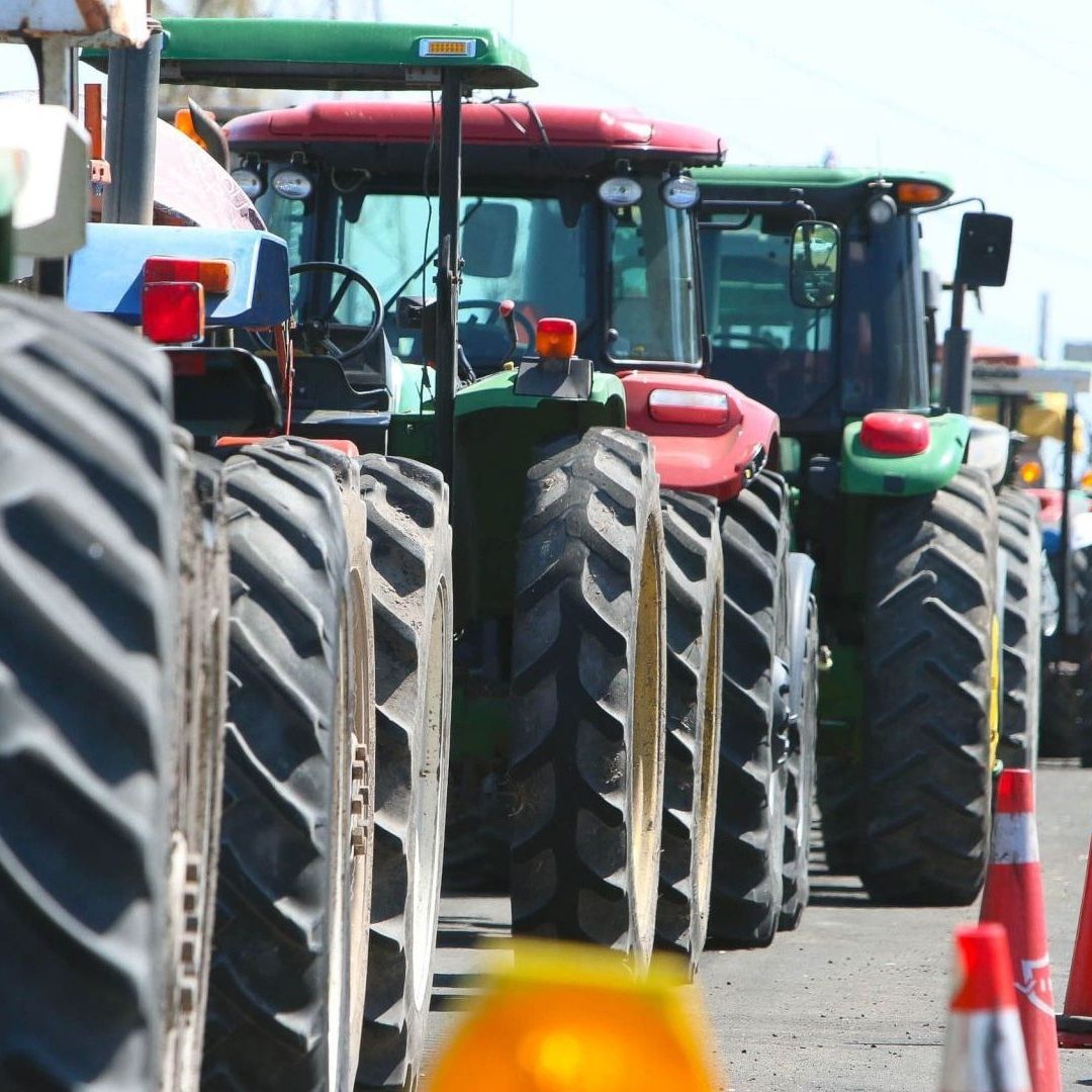 Agricultores Amagan con Gran Caravana de Tractores desde Distintos Estados Este 3 de Diciembre
