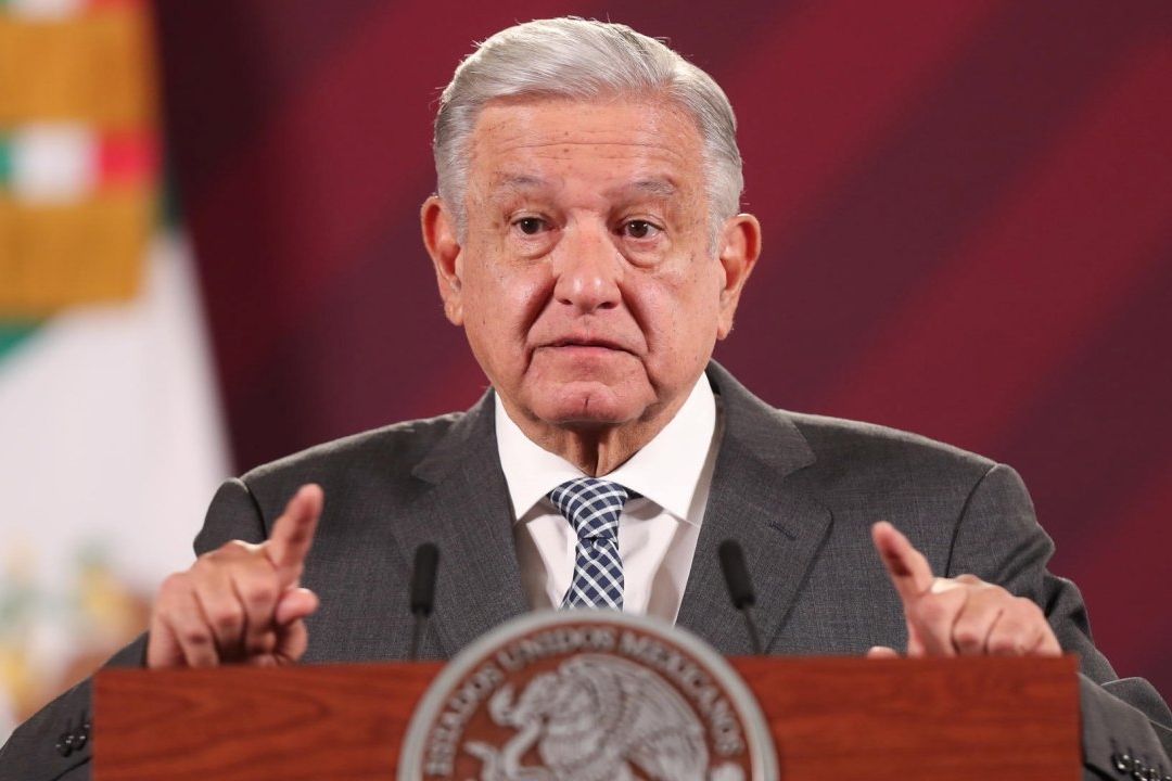 El presidente Andrés Manuel López Obrador ofrece su conferencia mañanera un día después de la marcha por su Informe de Gobierno
