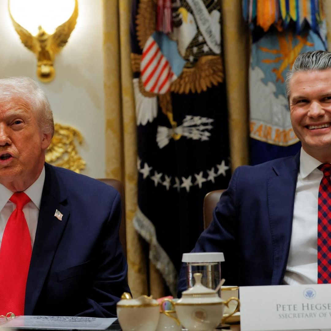 Donald Trump durante reunión con su gabinete