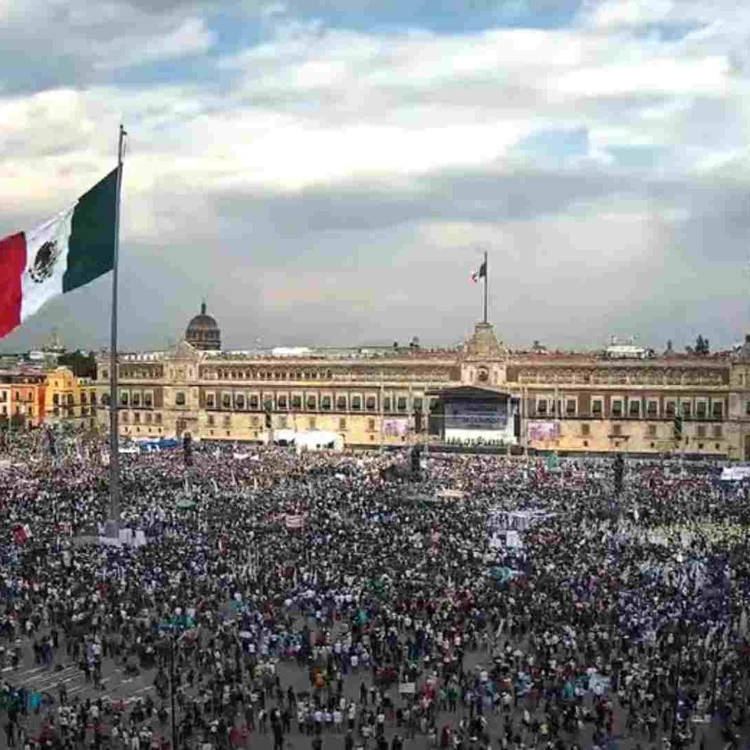 Zócalo lleno por 85 Aniversario de la Expropiación Petrolera