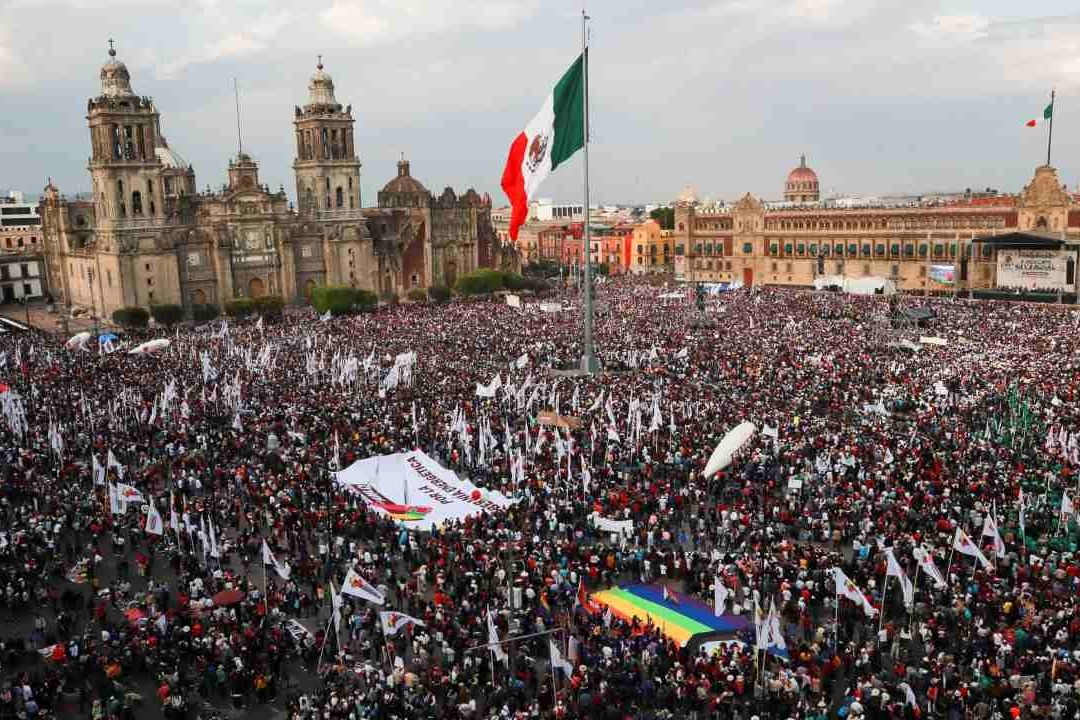 N+ realizó un cálculo de cuentas personas le caben al Zócalo de la Ciudad de México
