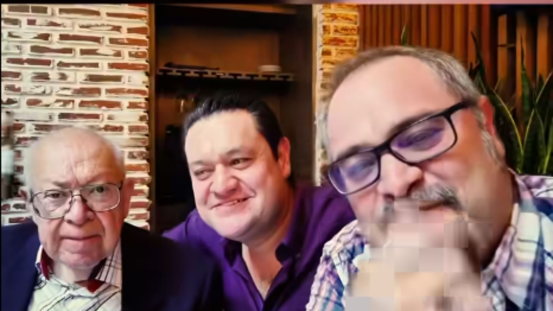 En el video, Lalo relata cómo Eduardo Manzano acostumbraba llevarlos a restaurantes.