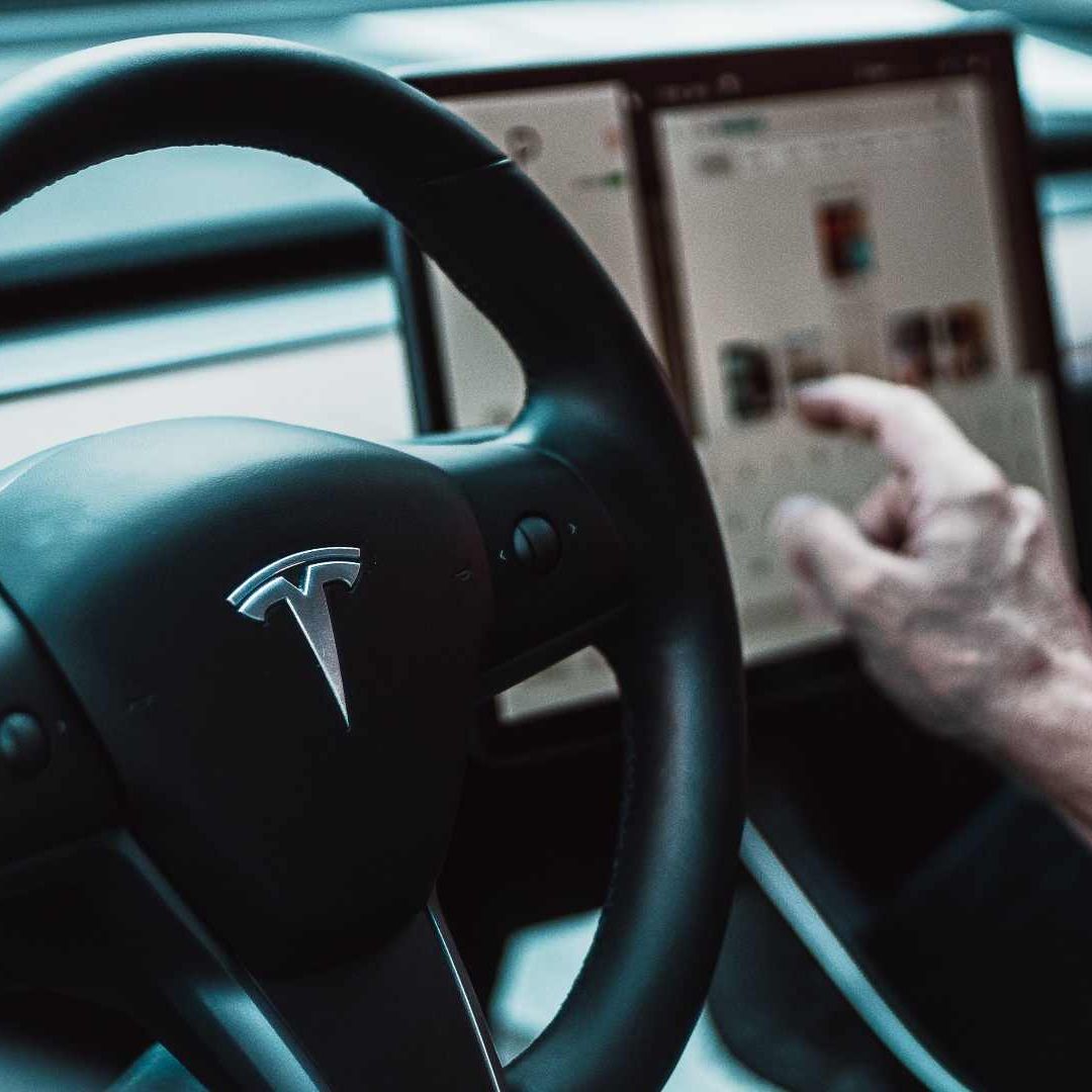 ¿Cuáles son los requisitos para la vacante de Tesla en Azcapotzalco?