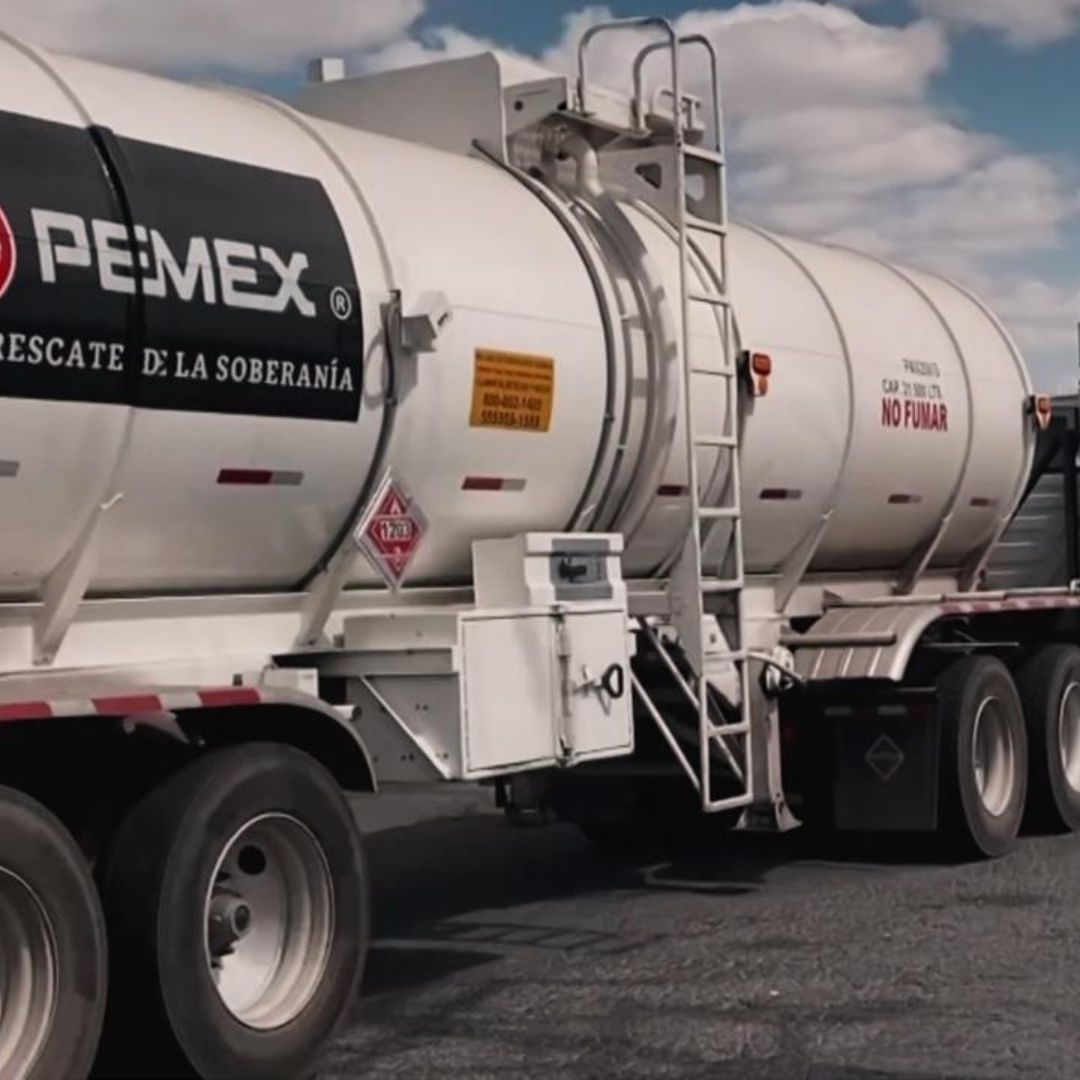 N+ Focus: Hijos de Líder Sindical de Pemex Revendieron Combustible a la Sedena y al IMSS.