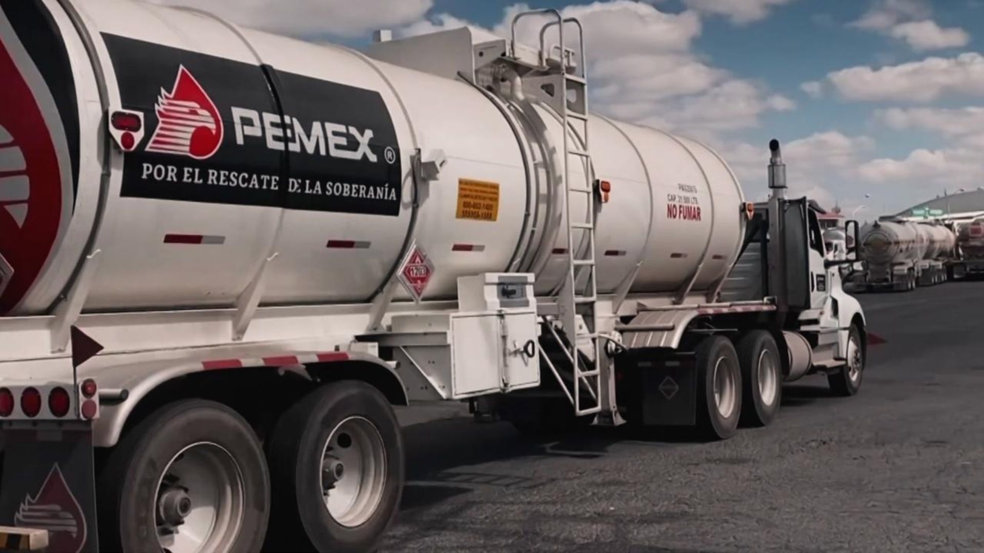 N+ Focus: Hijos de Líder Sindical de Pemex Revendieron Combustible a la Sedena y al IMSS.