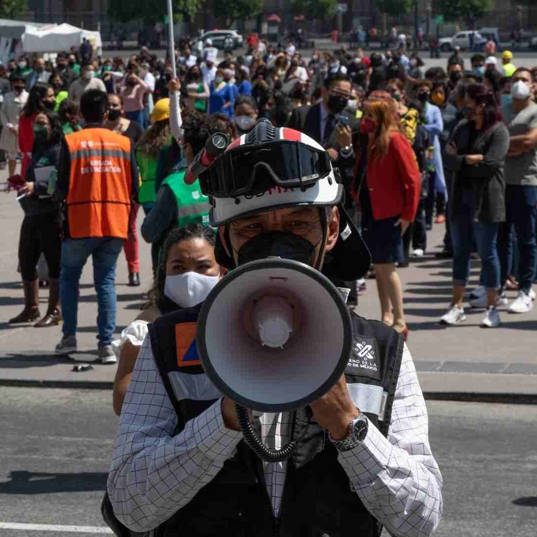 Elementos de Protección Civil coordinan mega simulacro. Foto: Cuartoscuro