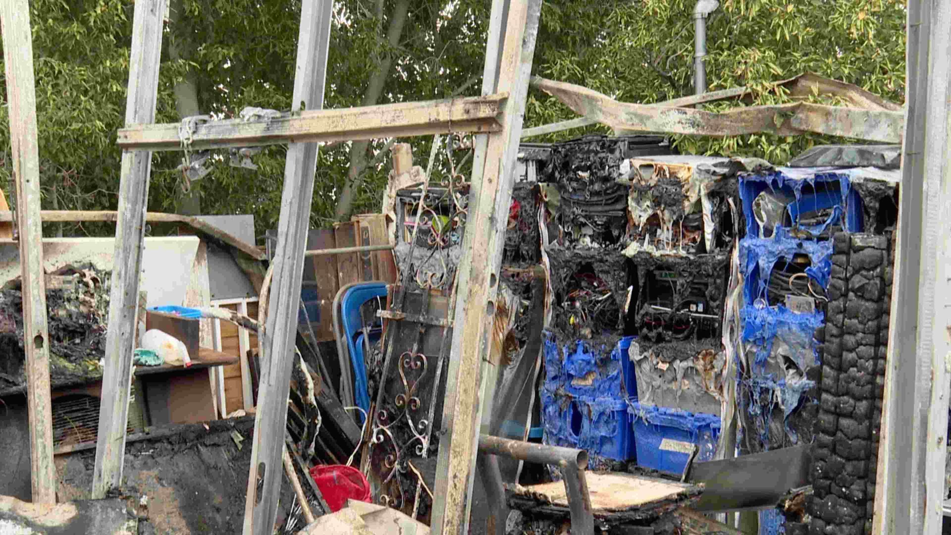 Taller de Reparaciones se Incendió Provocado Presuntamente por una Veladora, en Hermosillo
