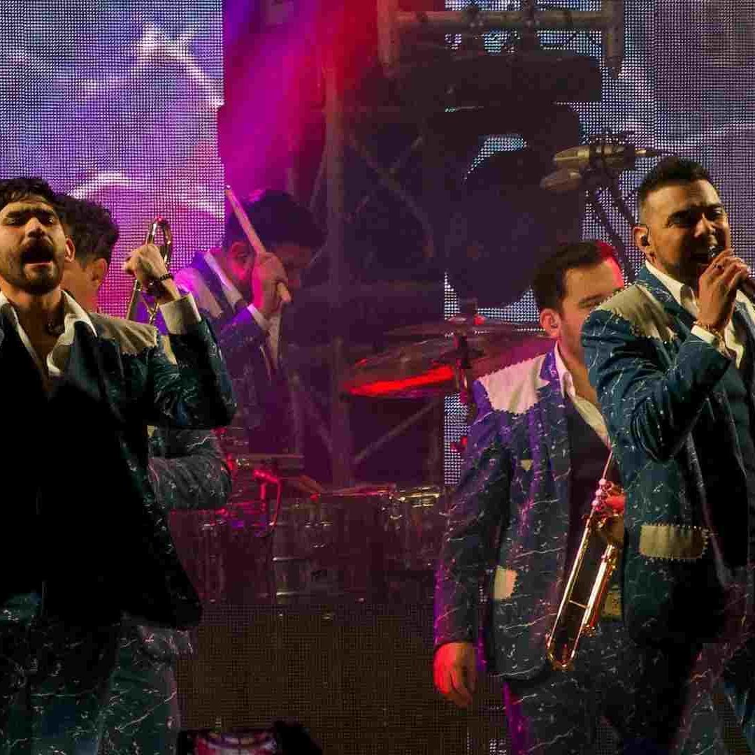 Concierto de El recodo en el AIFA
