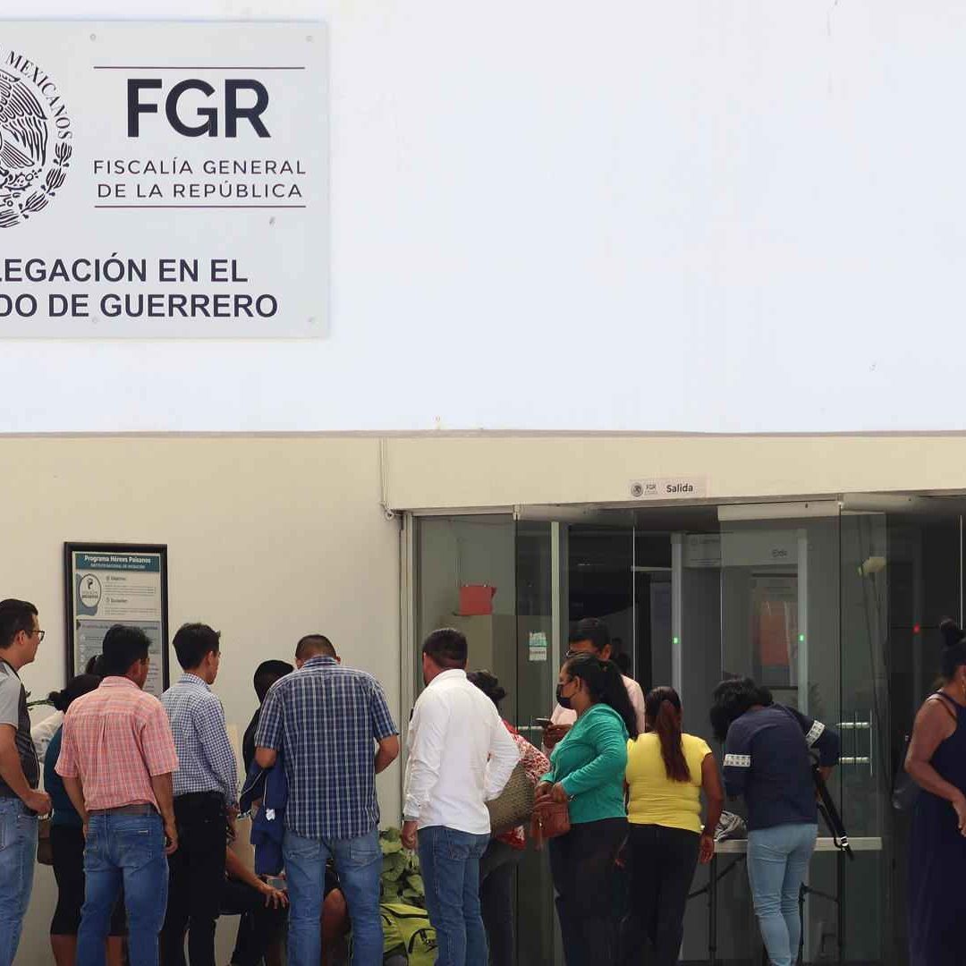 Los familiares también cuestionaron la forma del arresto, pues ocurrió mientras participaban en un curso convocado en la Universidad Policial (Unipol) de Chilpancingo