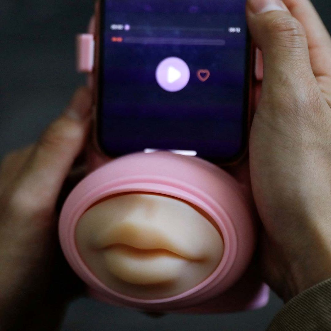 Empresa China Crea Dispositivo para Besar a Distancia