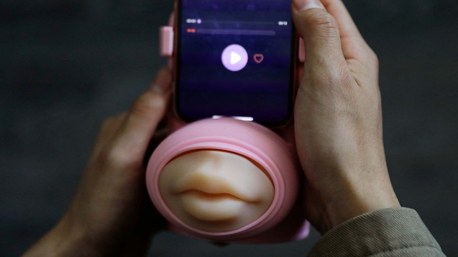Empresa China Crea Dispositivo para Besar a Distancia