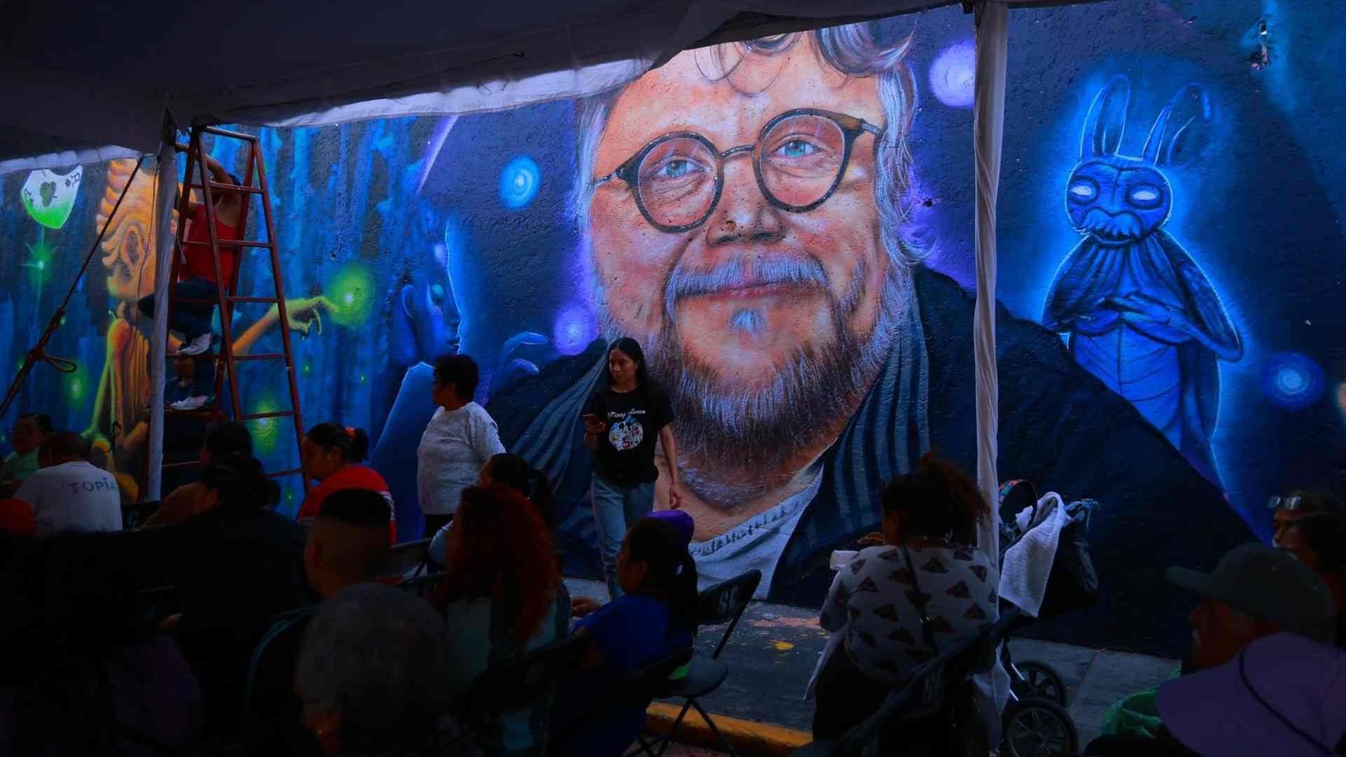 Guillermo del Toro: Pintan mural en su honor en Iztapalapa
