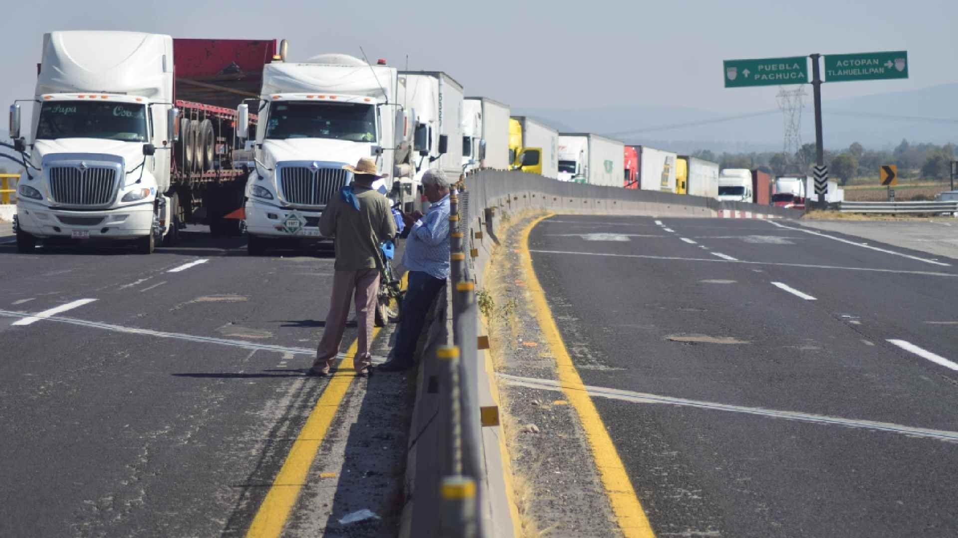 Carreteras bloqueadas hoy. Foto: Cuartoscuro