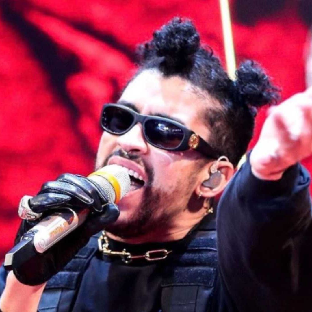 El cantante de reguetón, Bad Bunny, durante una presentación