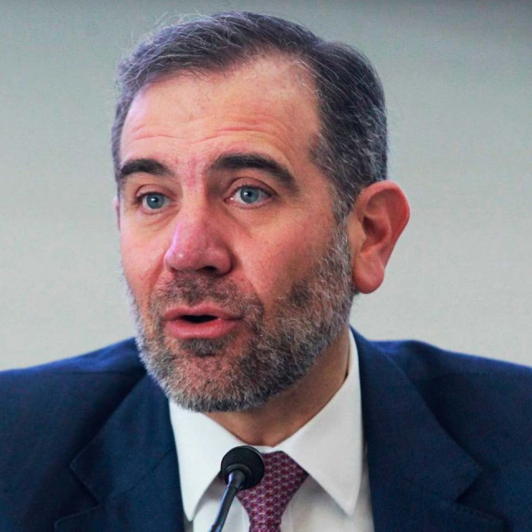 AMLO acusó a Lorenzo Córdova de hacer turismo político derechoso