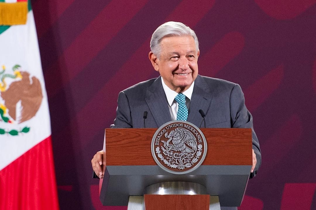 El presidente Andrés Manuel López Obrador ofrece su conferencia mañanera un día después de la marcha por su Informe de Gobierno