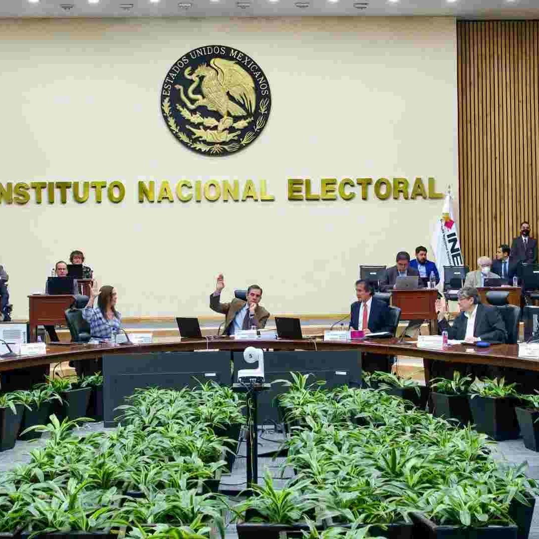 Sesión extraordinaria del INE
